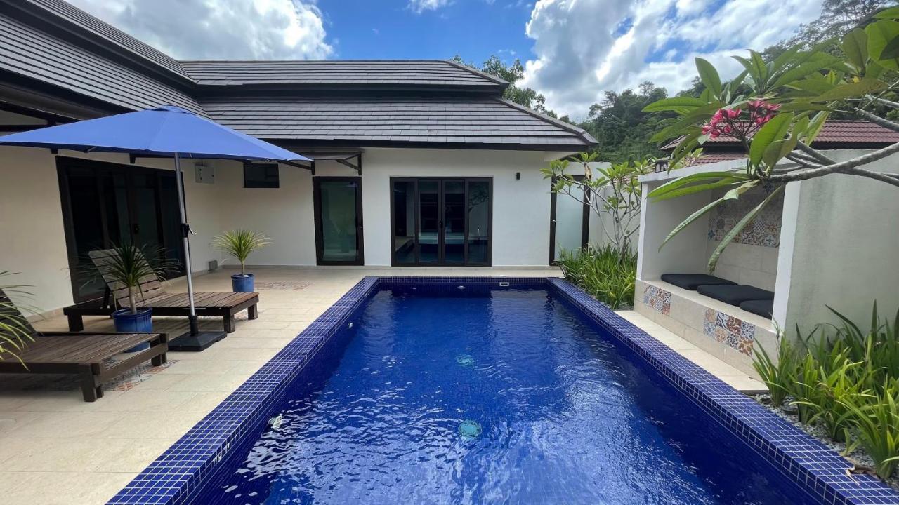 Charis Pool Villa 2 - 3 Bedroom With Private Pool Bentong Esterno foto