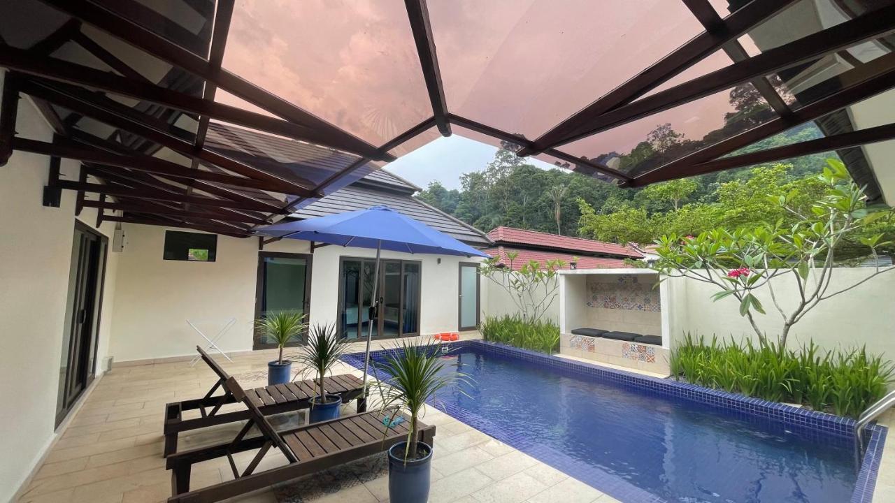 Charis Pool Villa 2 - 3 Bedroom With Private Pool Bentong Esterno foto